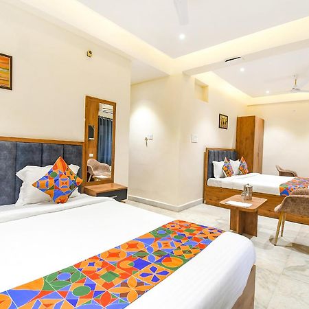 Fabhotel Prime The Golden Plaza - Nr Tarapith Temple Esterno foto