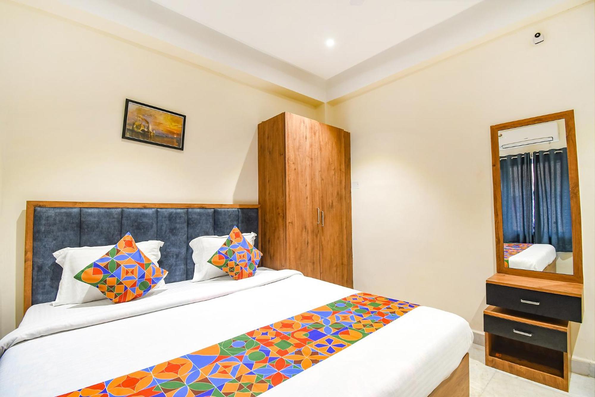 Fabhotel Prime The Golden Plaza - Nr Tarapith Temple Esterno foto