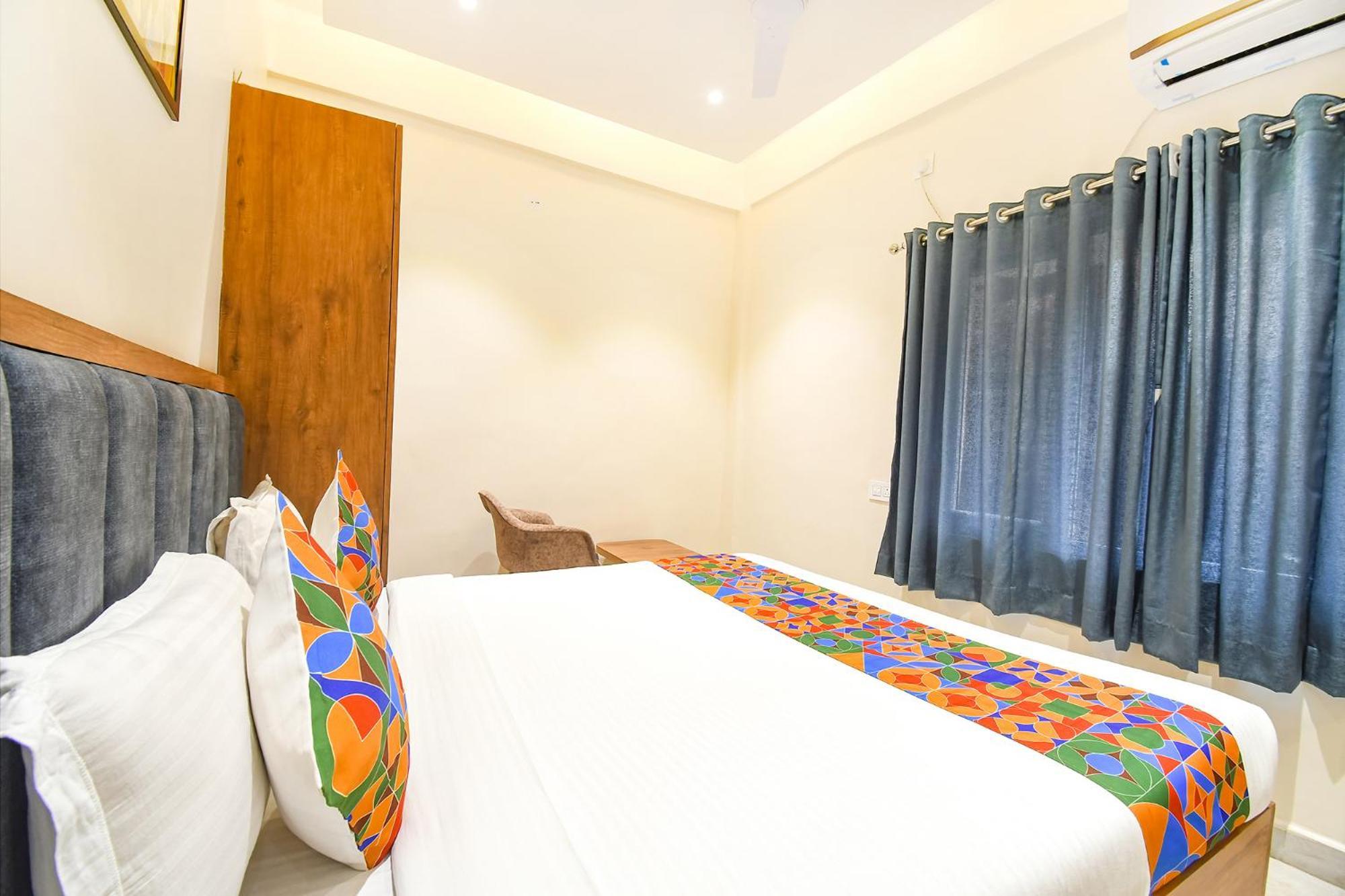 Fabhotel Prime The Golden Plaza - Nr Tarapith Temple Esterno foto