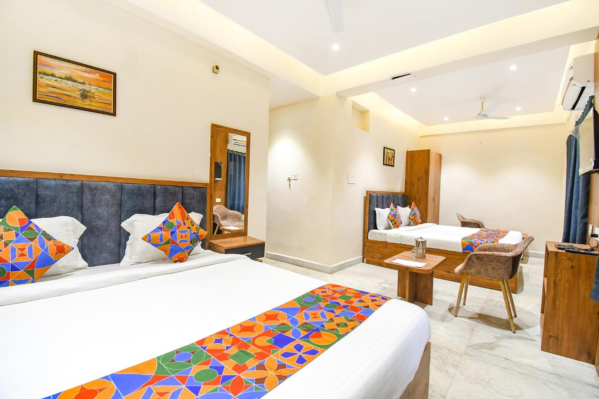 Fabhotel Prime The Golden Plaza - Nr Tarapith Temple Esterno foto