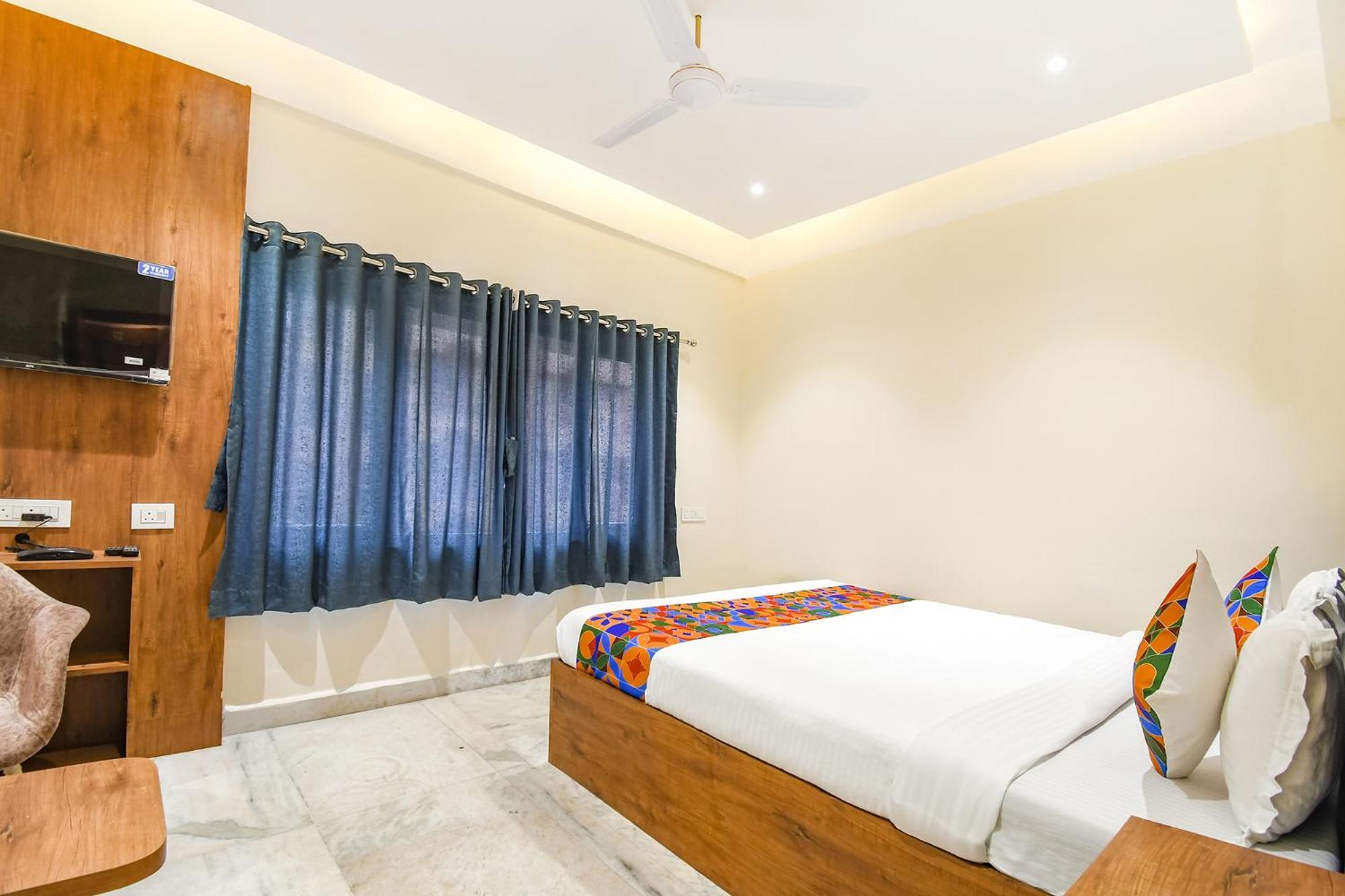 Fabhotel Prime The Golden Plaza - Nr Tarapith Temple Esterno foto