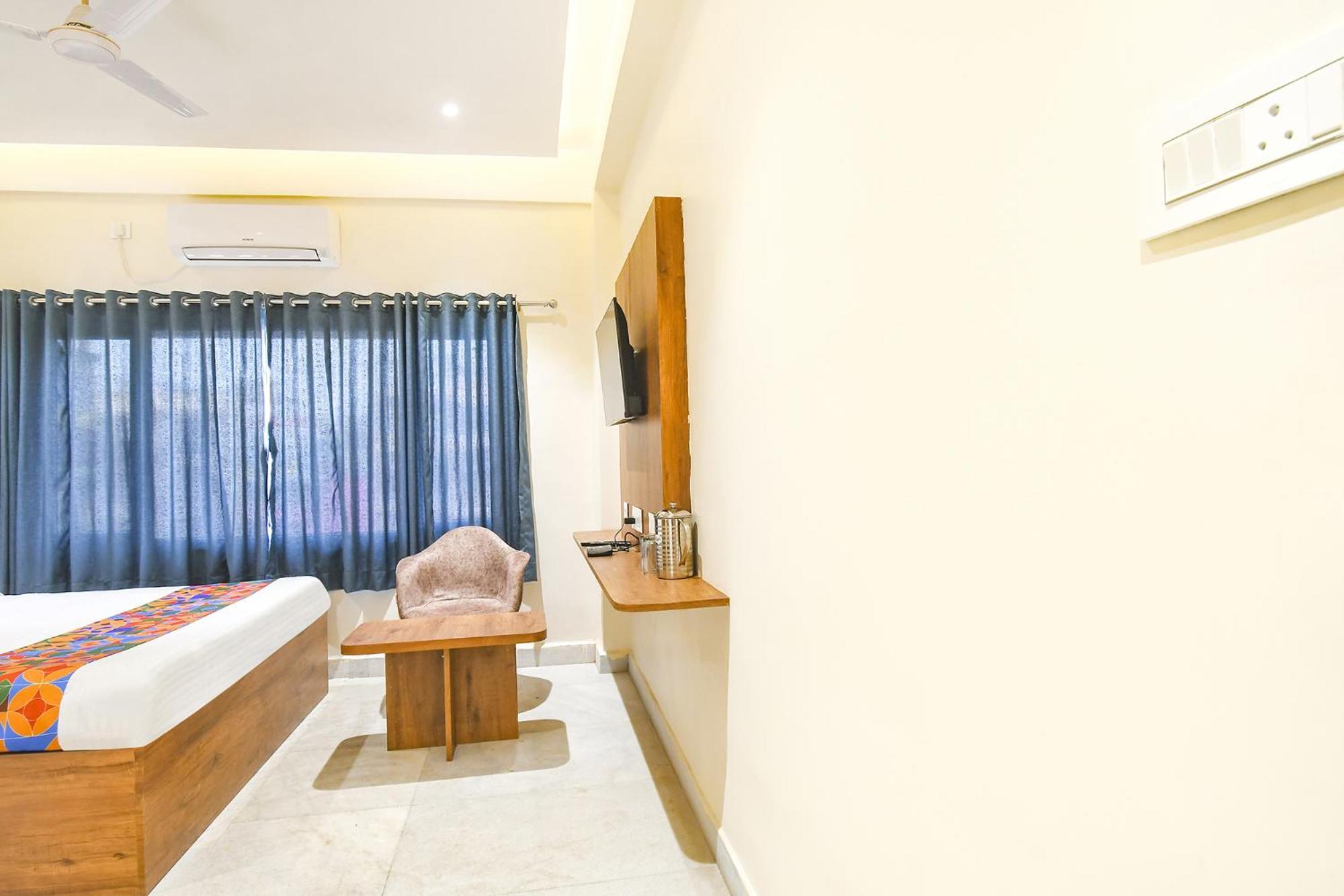 Fabhotel Prime The Golden Plaza - Nr Tarapith Temple Esterno foto