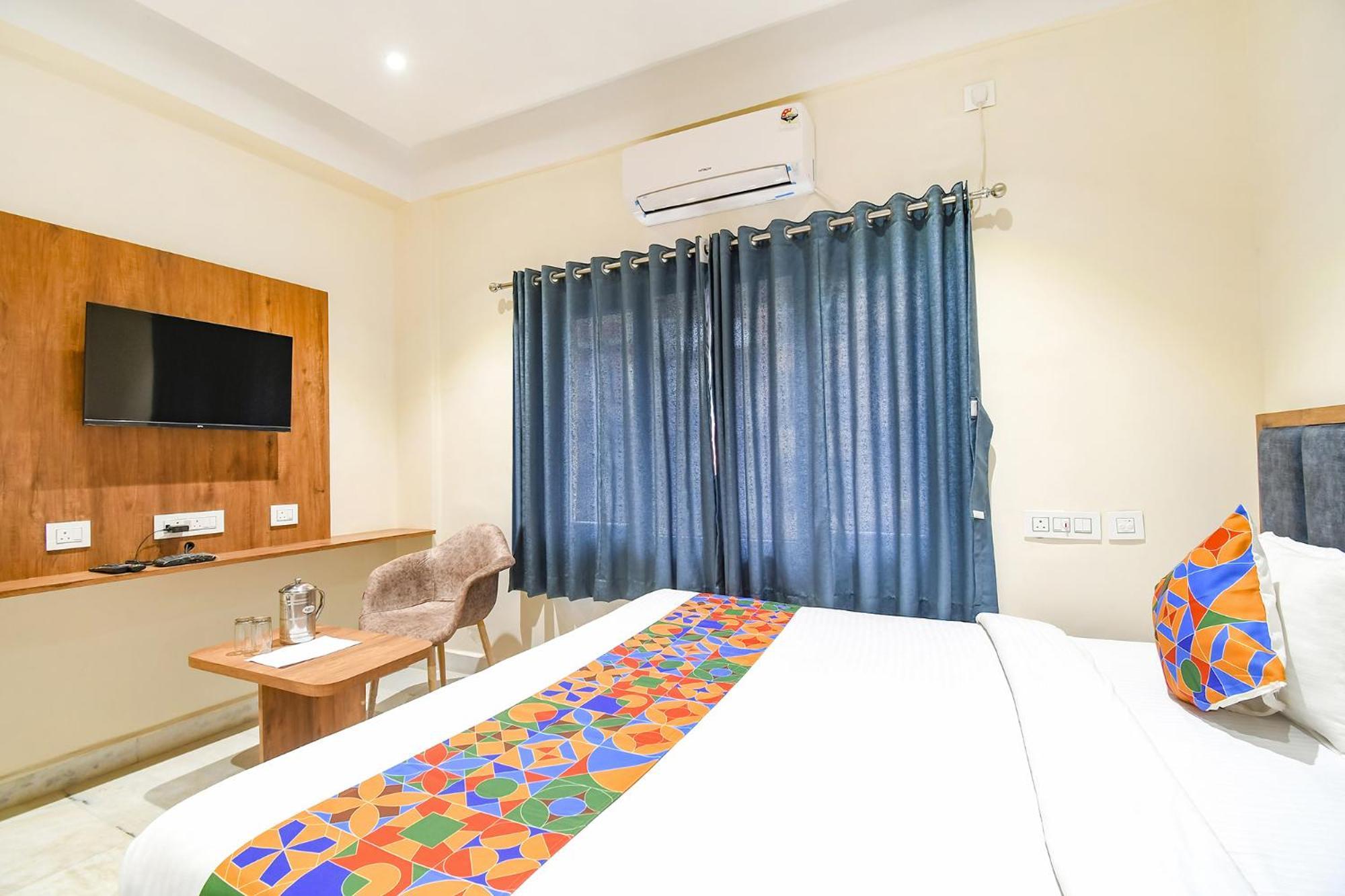 Fabhotel Prime The Golden Plaza - Nr Tarapith Temple Esterno foto